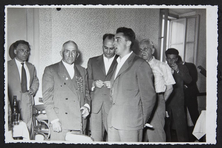 Trieste, luglio 1956, A.N.P.I. provinciale, Alcide Cervi con alcuni ospiti